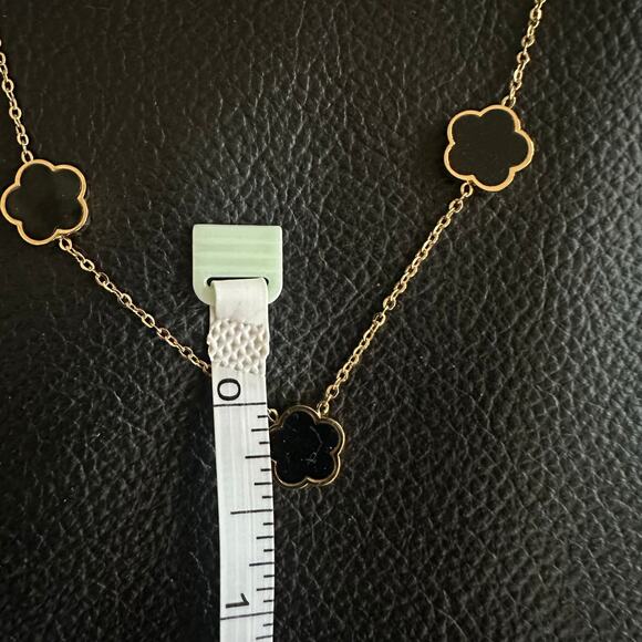 Minimalist Flower Necklace Black & Gold Tone - Picture 2 of 3